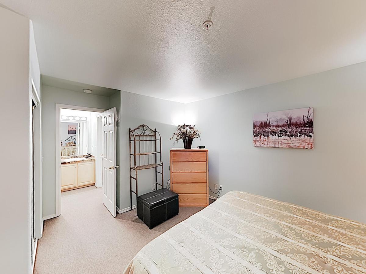 New Listing! Bay-View Beauty With Private Balcony Condo 林肯市 外观 照片